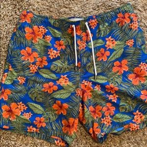 Crown & Ivy men’s swim trucks